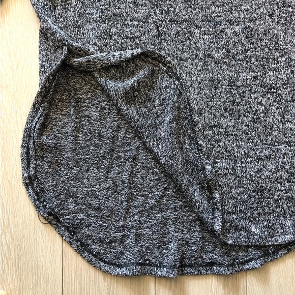 Abercrombie & Fitch Side Slit Marled Knit Long Sleeve  Top in Black&White Size M - Picture 5 of 10